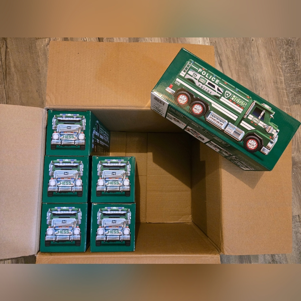 COPY - 2023 HESS POLICE TRUCK AND CRUISER